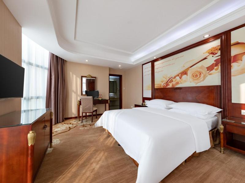 Vienna Hotel Shenzhen Songgang Shajiang Road Buitenkant foto